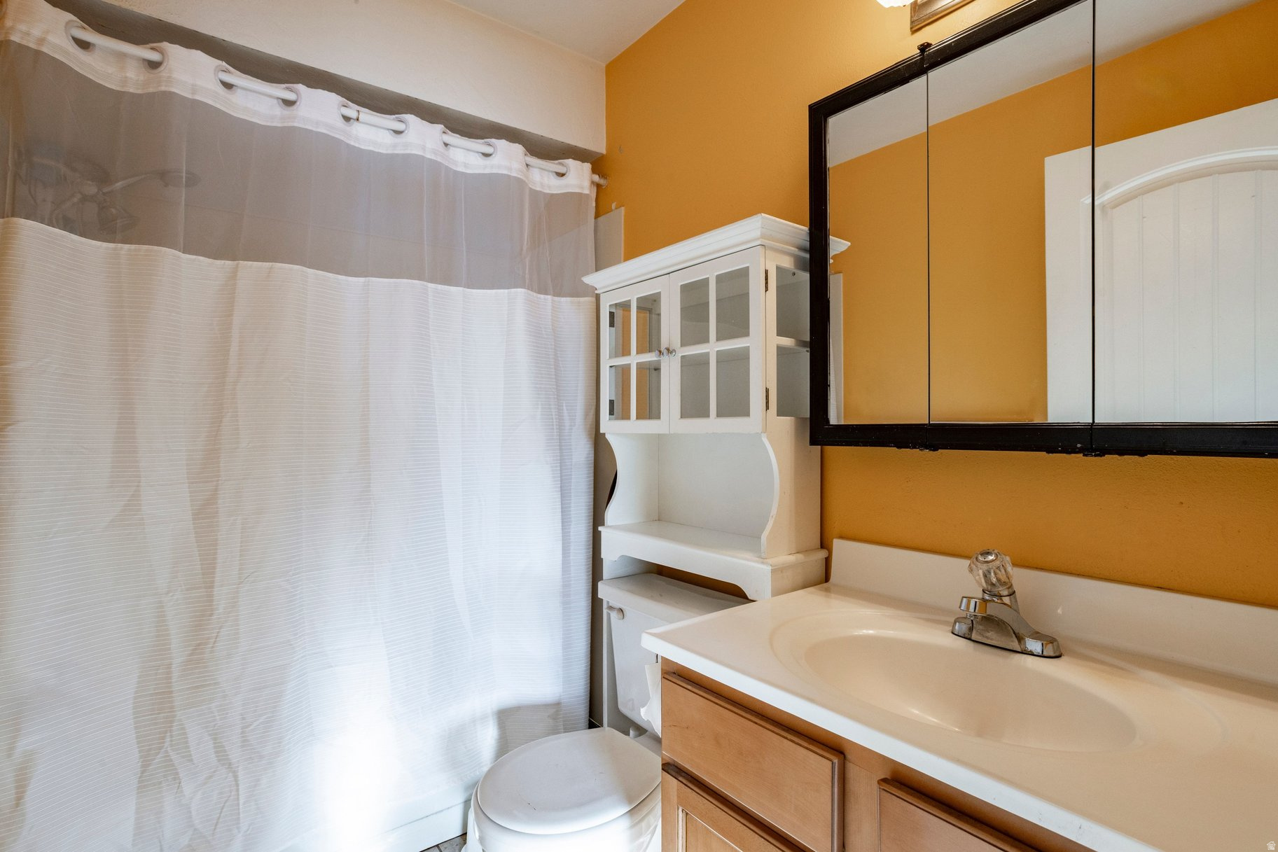 THOMAS ESTATES #4 - Residential