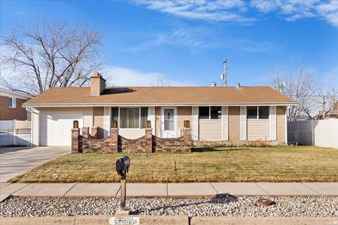 Photo of 5523 S 700 E, South Ogden, UT 84405 (MLS # 2128627)