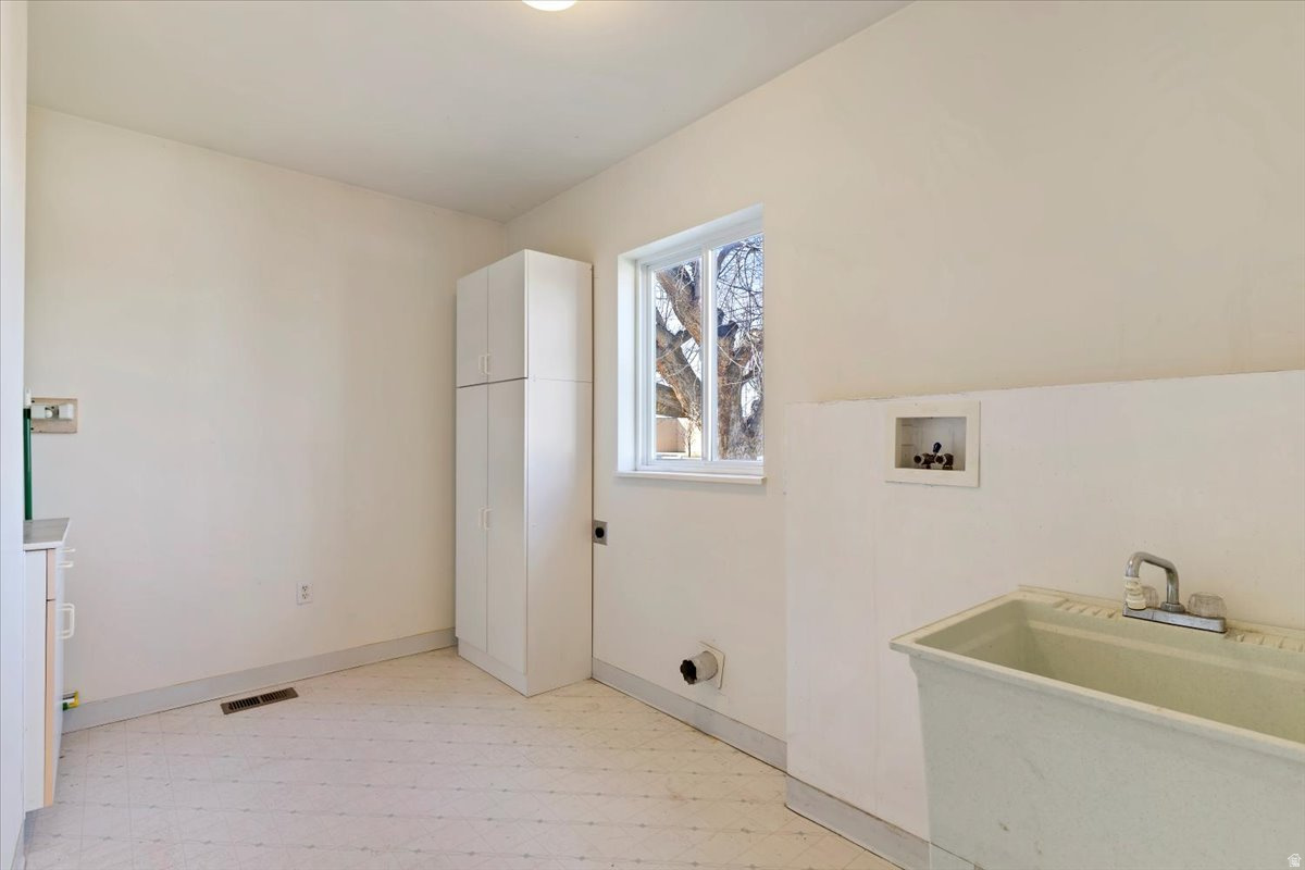 CAROLE HEIGHTS - Residential