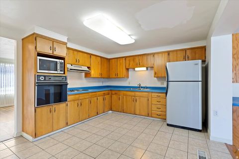 Tiny photo for 5523 S 700 E, South Ogden, UT 84405 (MLS # 2128627)