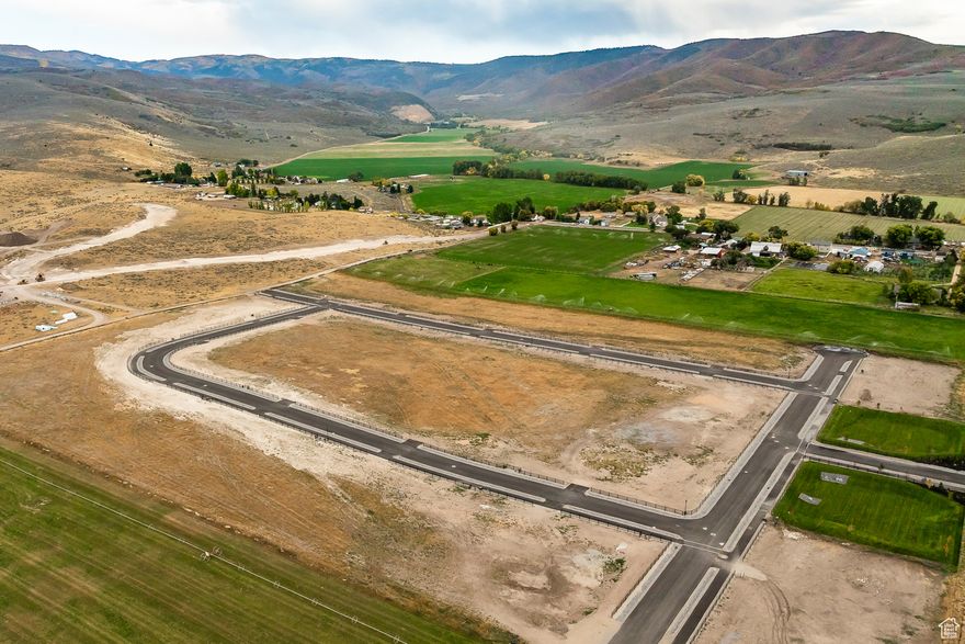 Experience the ultimate in luxury living at Meadow Views, a prestigious development comprised of 21, 1-acre estate lots nestled in the heart of Heber Valley. With breathtaking views, fully irrigated, spacious acre lots, and a variety of design and build options, Meadow Views offers the perfect blend of natural beauty and modern convenience.