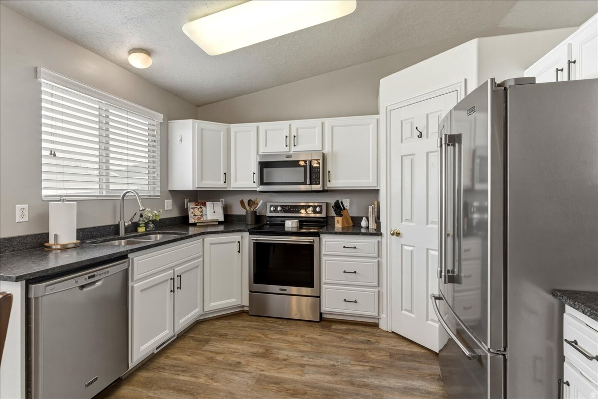 BRIER POINTE - Residential