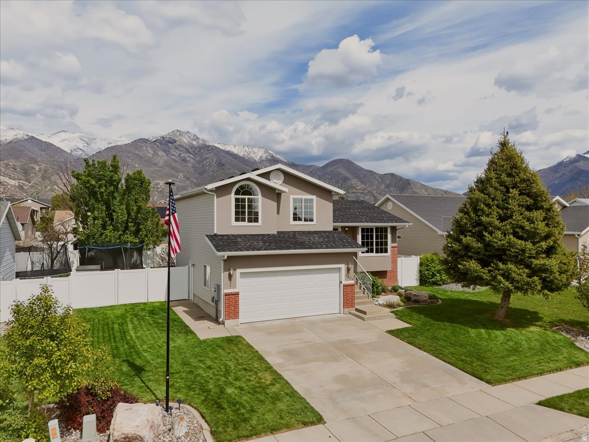 BRIER POINTE - Residential