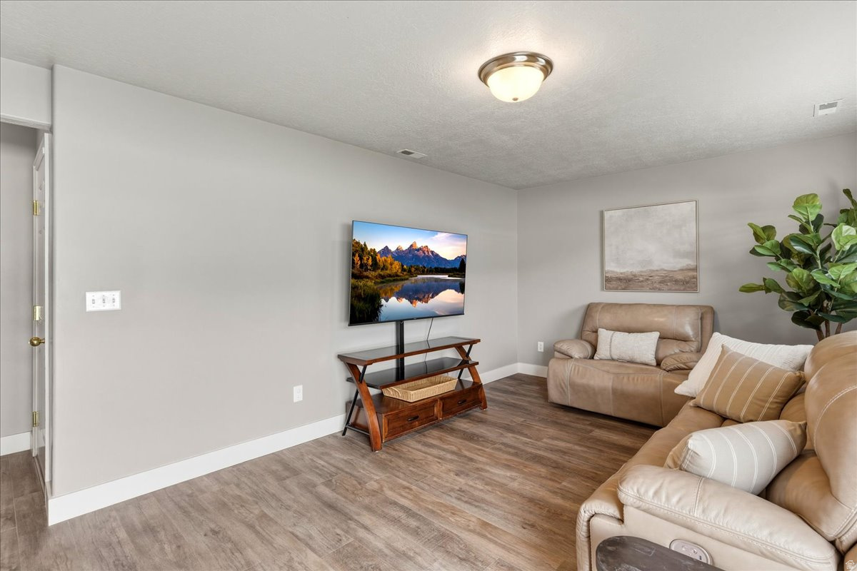 BRIER POINTE - Residential
