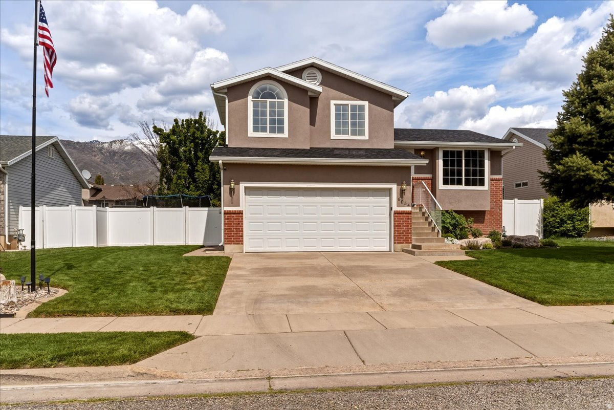 BRIER POINTE - Residential