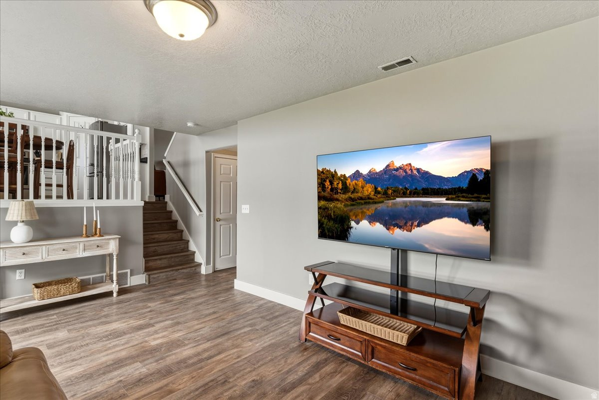 BRIER POINTE - Residential
