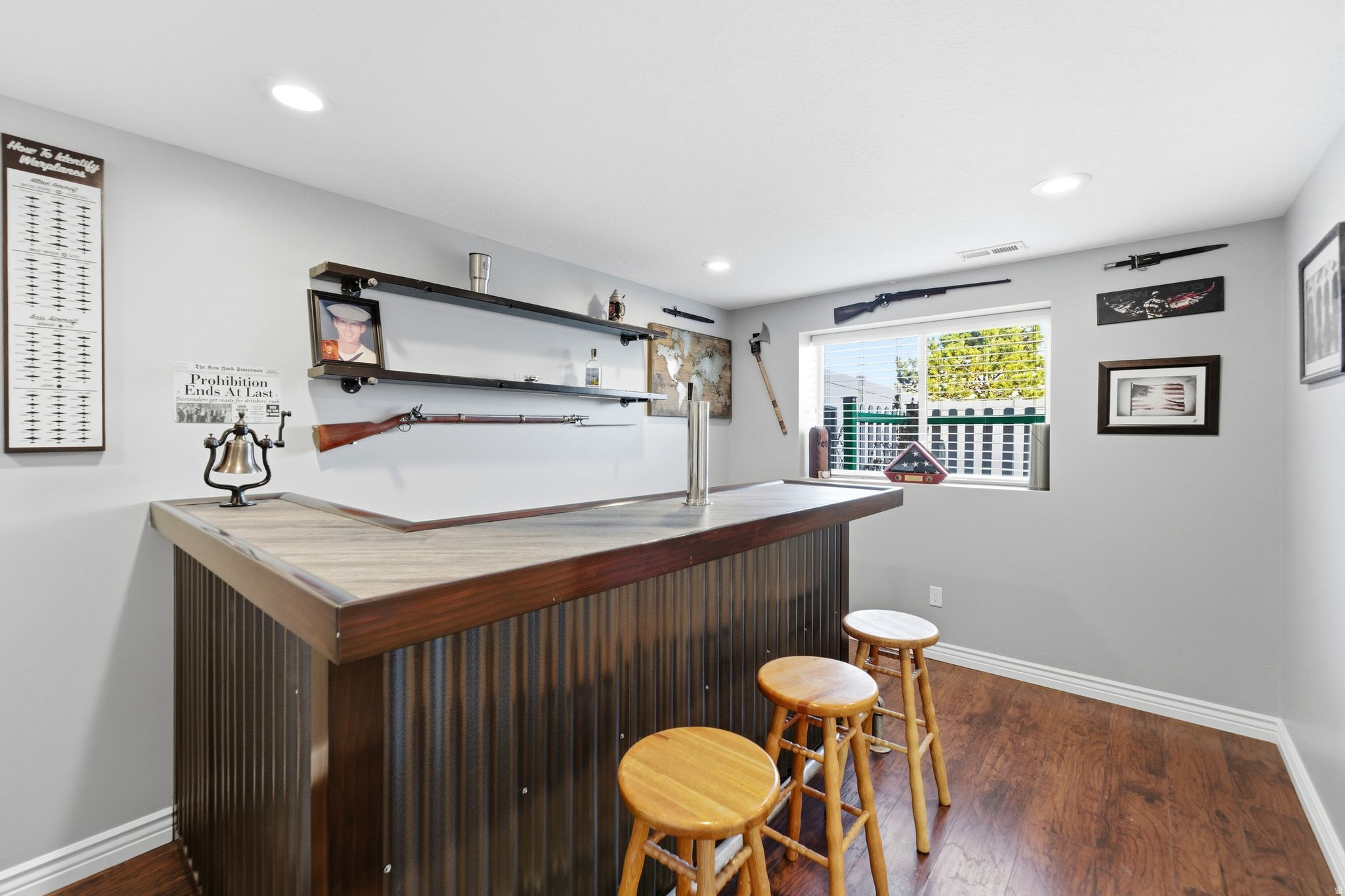 WESTERN SPRINGS - Residential