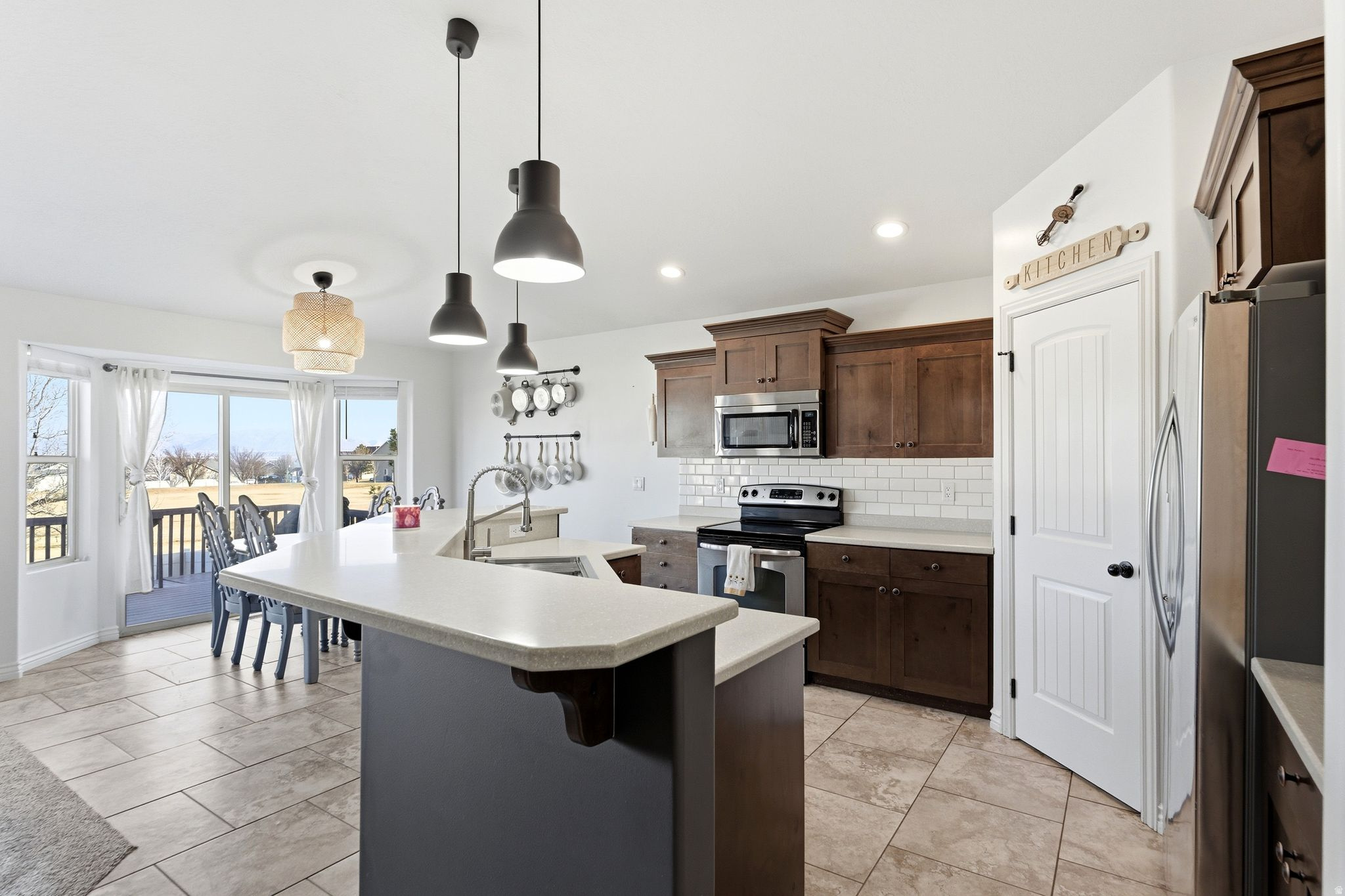 WESTERN SPRINGS - Residential