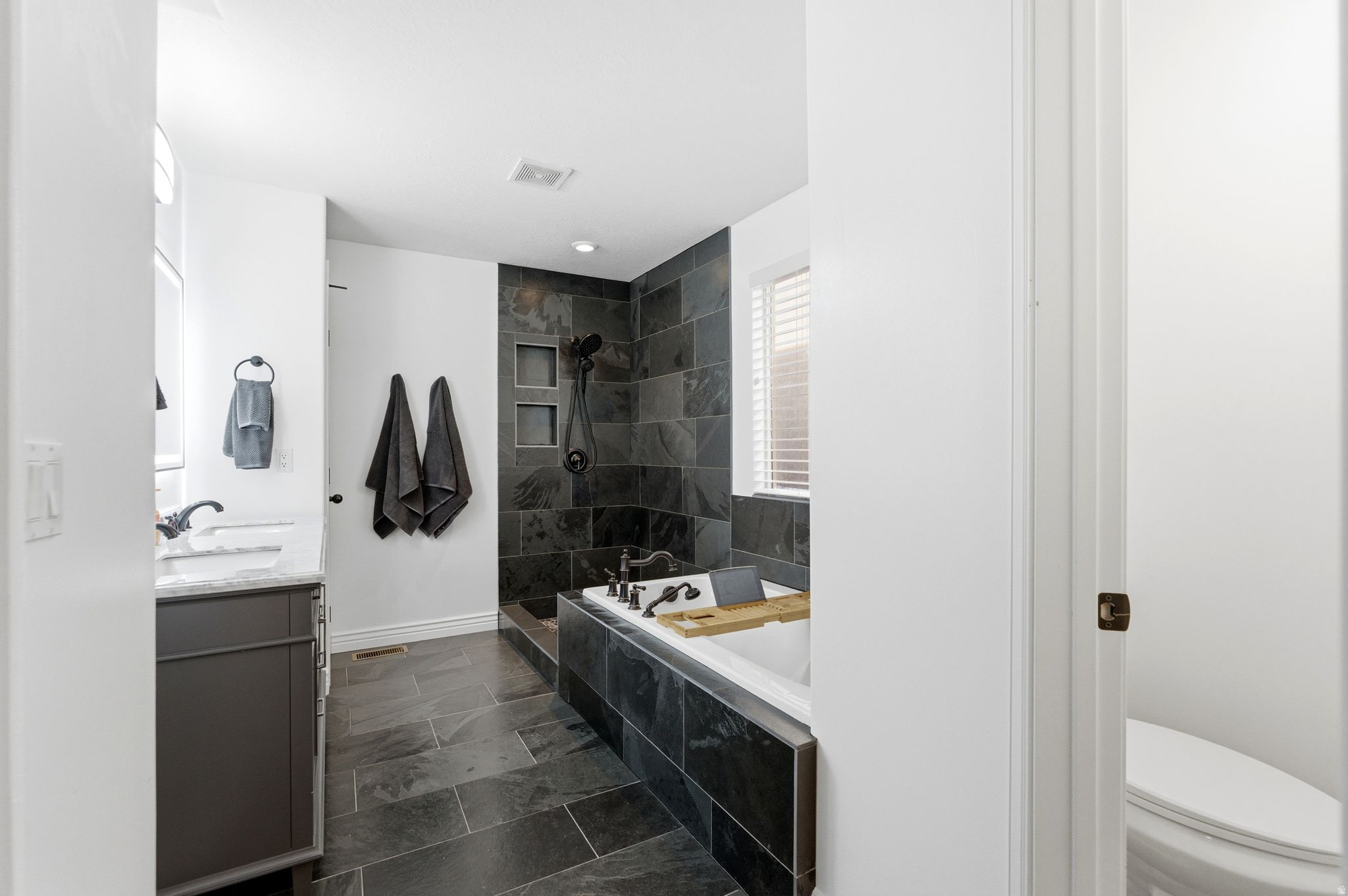 WESTERN SPRINGS - Residential