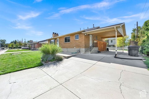 Tiny photo for 935 N 325 W, Bountiful, UT 84010 (MLS # 2188896)