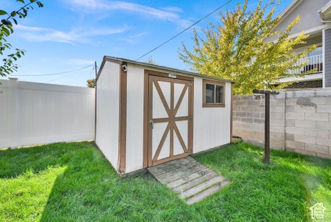 Tiny photo for 935 N 325 W, Bountiful, UT 84010 (MLS # 2188896)
