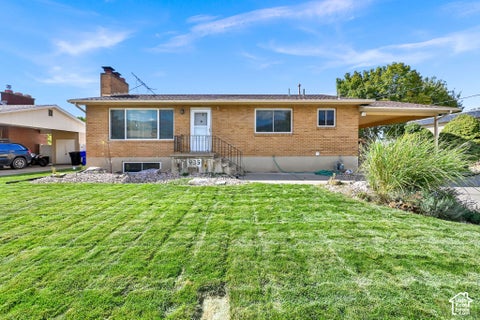 Tiny photo for 935 N 325 W, Bountiful, UT 84010 (MLS # 2188896)