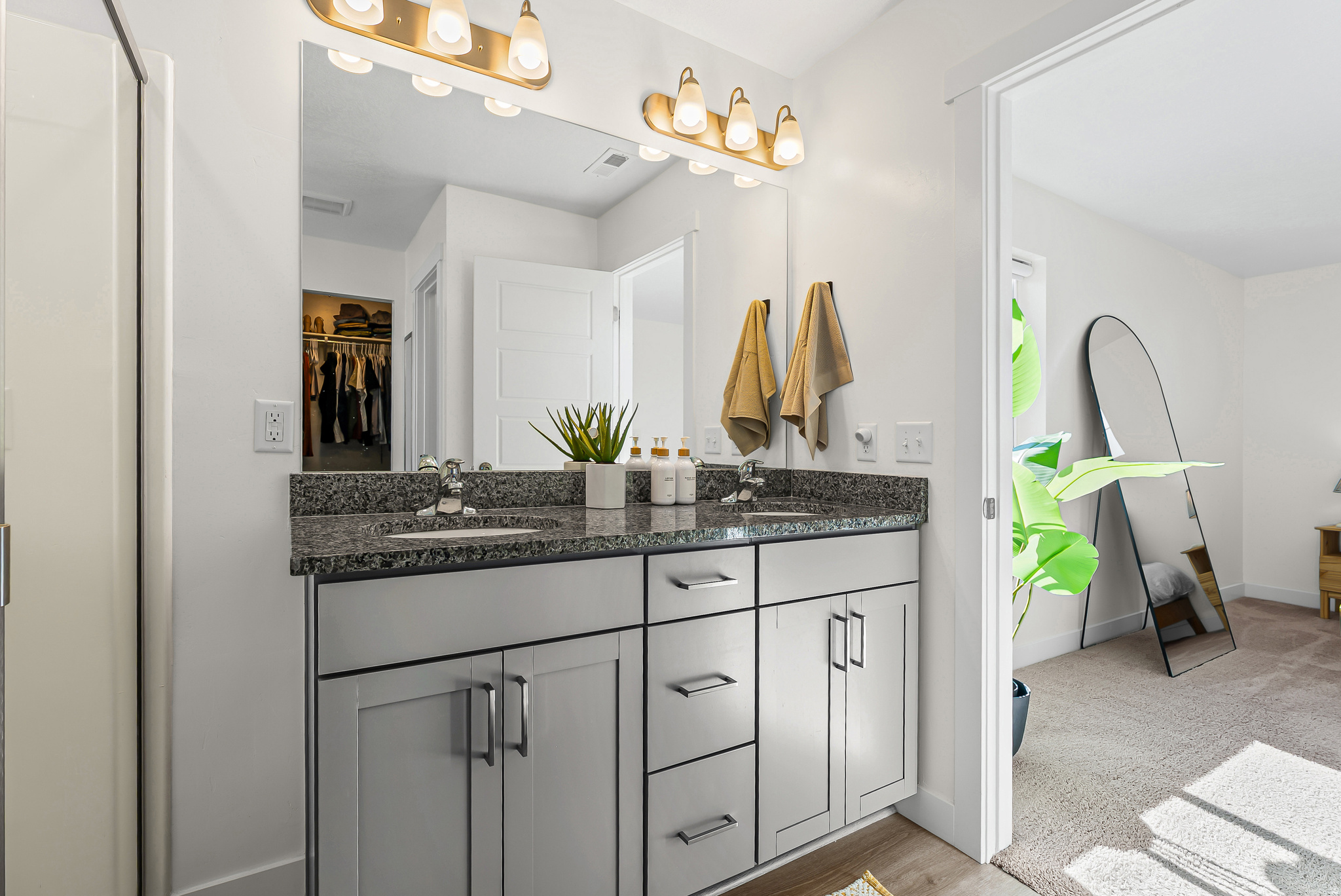 AF CROSSING - Residential