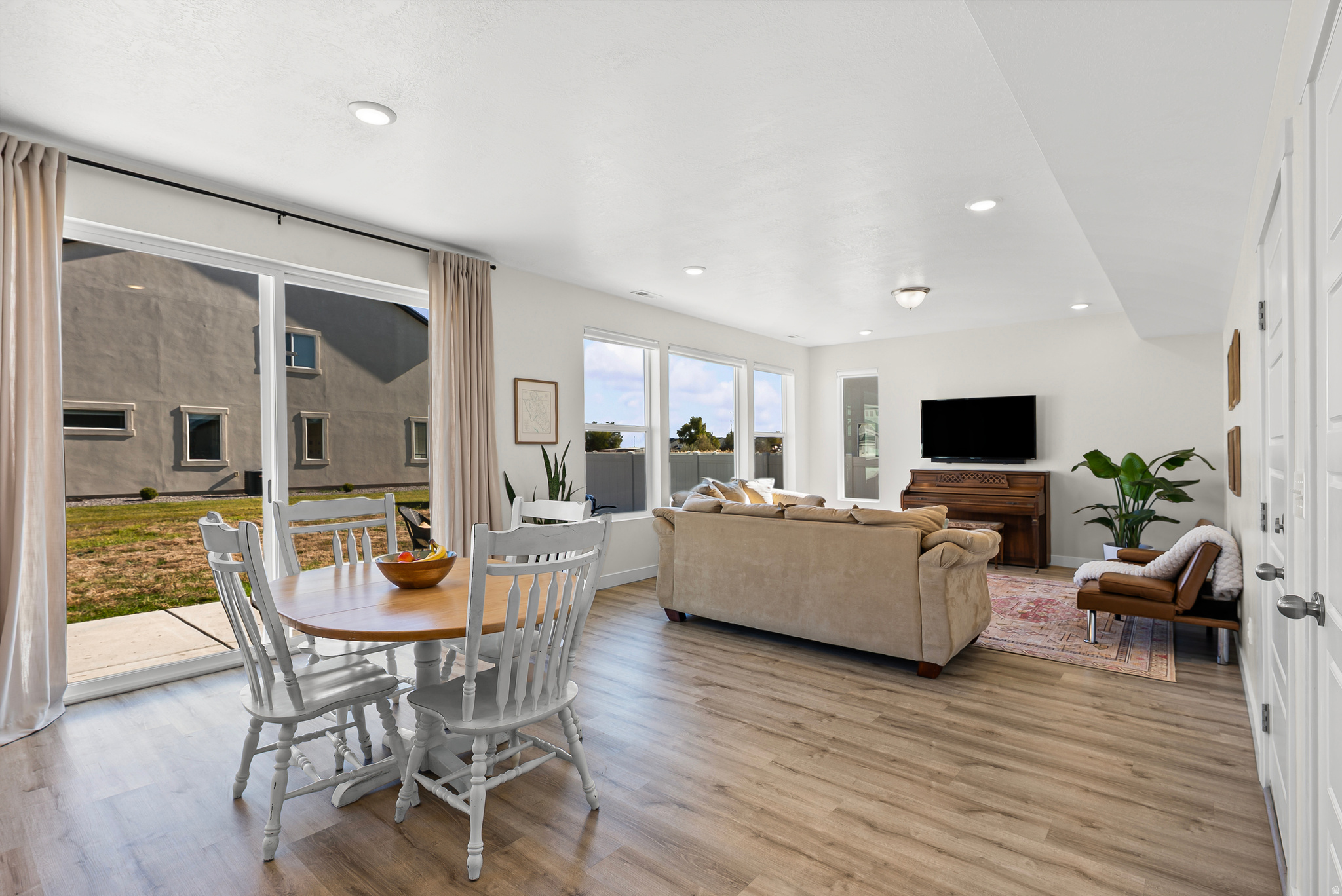 AF CROSSING - Residential