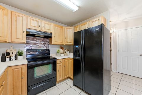 Tiny photo for 1245 E PRIVET DR S #429, Cottonwood Heights, UT 84121 (MLS # 2122632)
