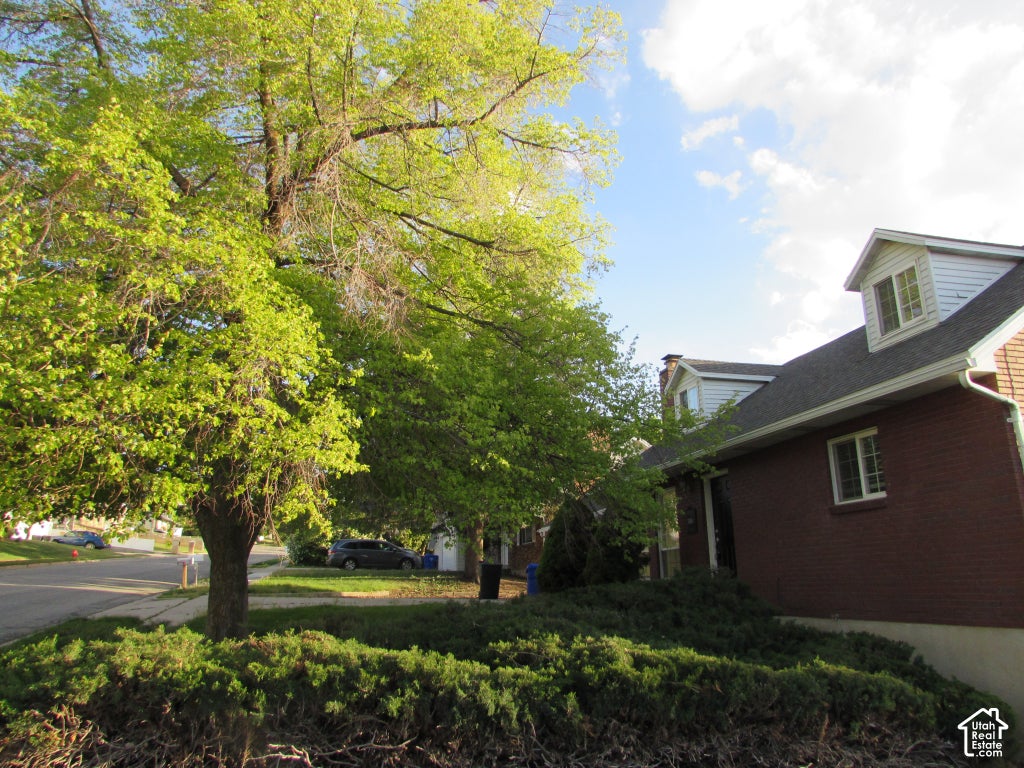 Photo of 3166 S LINDEN ST, Bountiful, UT 84010 (MLS # 2192110)
