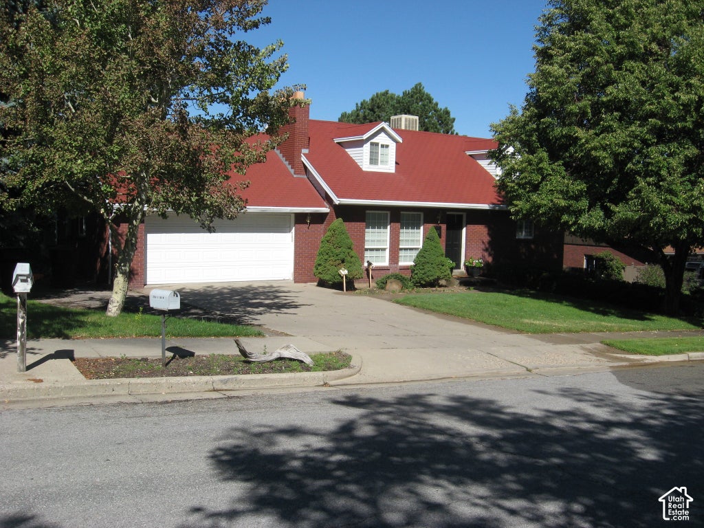 Photo of 3166 S LINDEN ST, Bountiful, UT 84010 (MLS # 2192110)