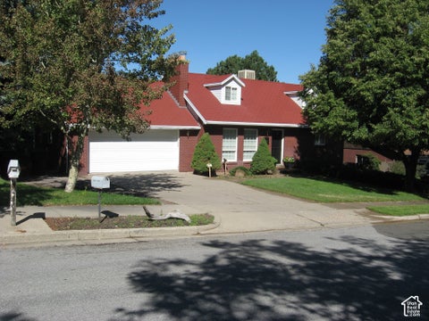 Photo of 3166 S LINDEN ST, Bountiful, UT 84010 (MLS # 2192110)