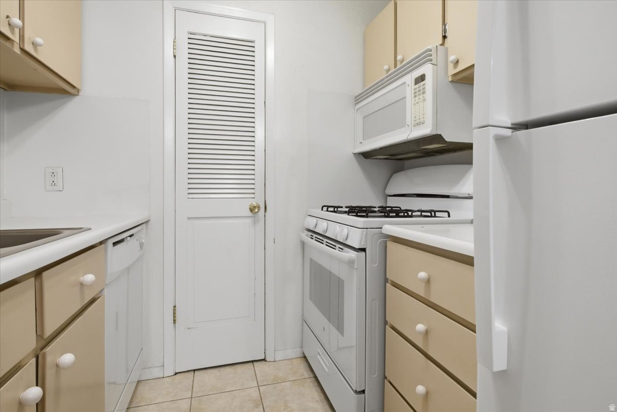 CREEKSIDE EAST CONDM - Residential