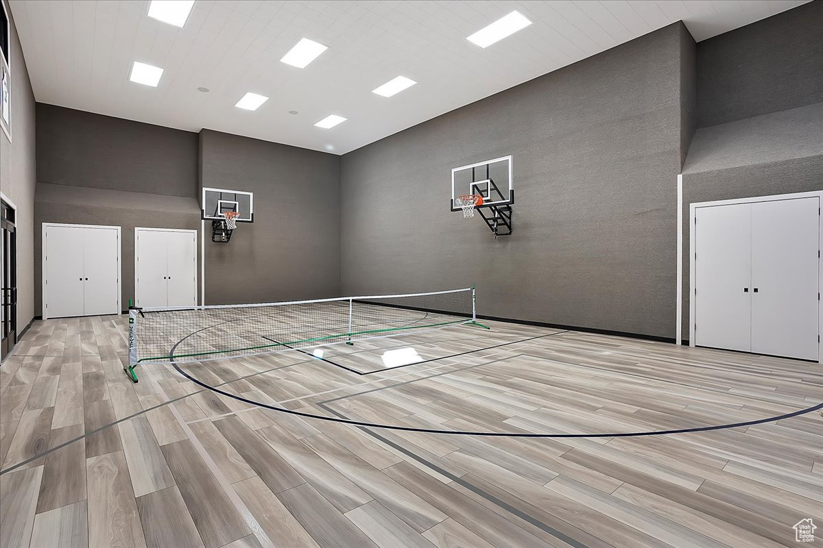 EAGLE RIDGE - Residential