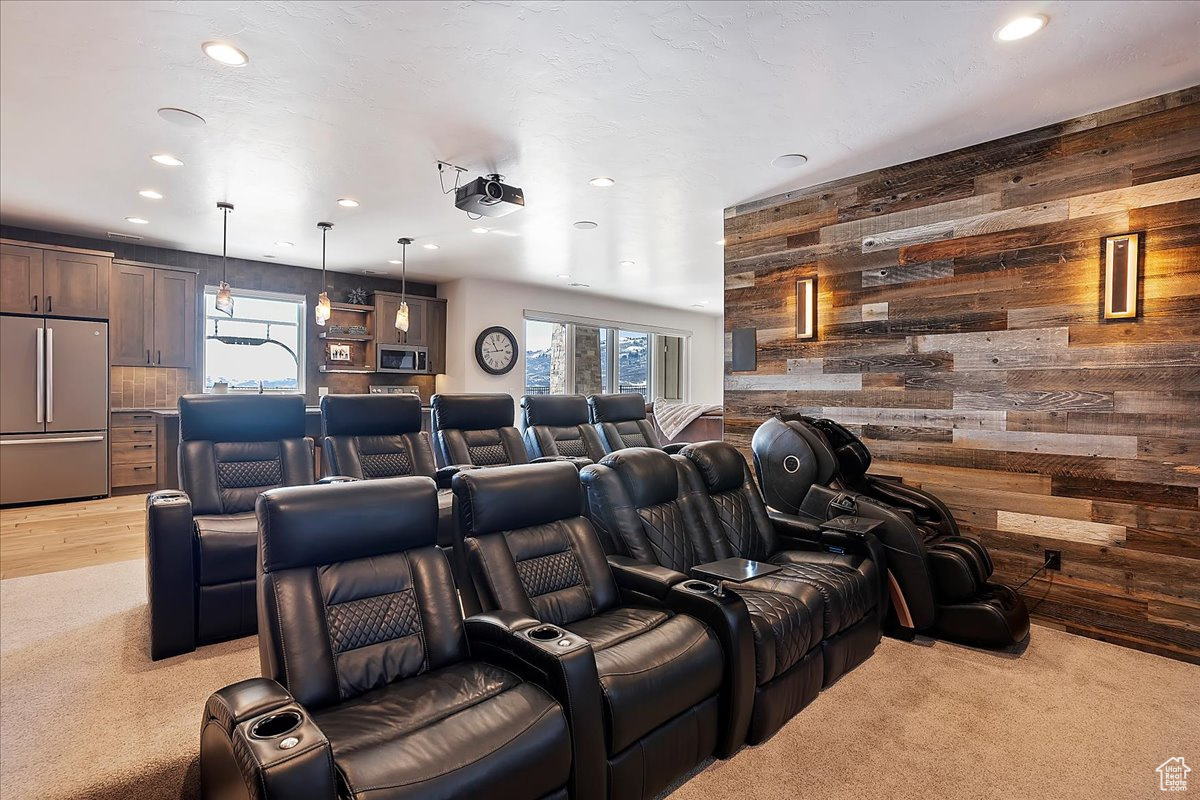 EAGLE RIDGE - Residential