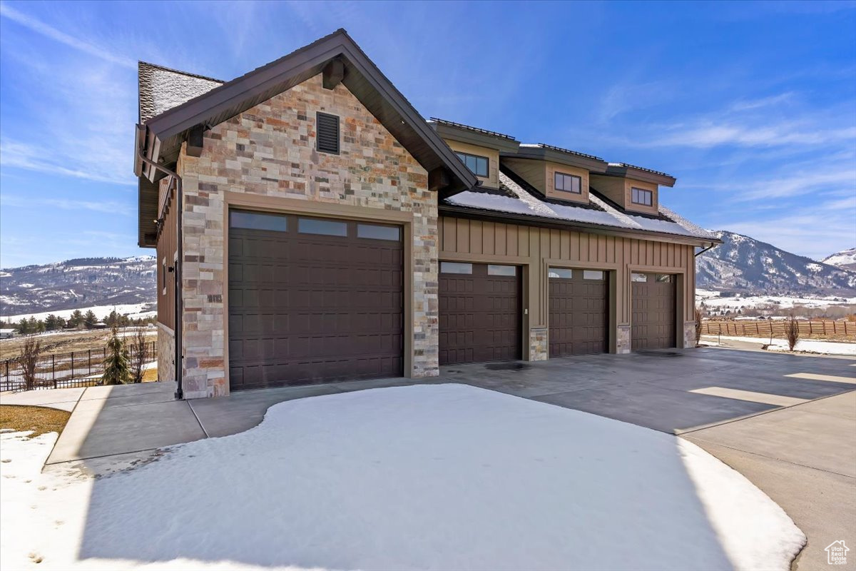 EAGLE RIDGE - Residential
