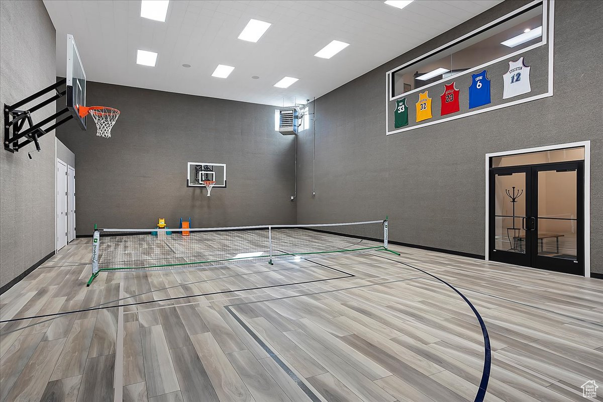 EAGLE RIDGE - Residential