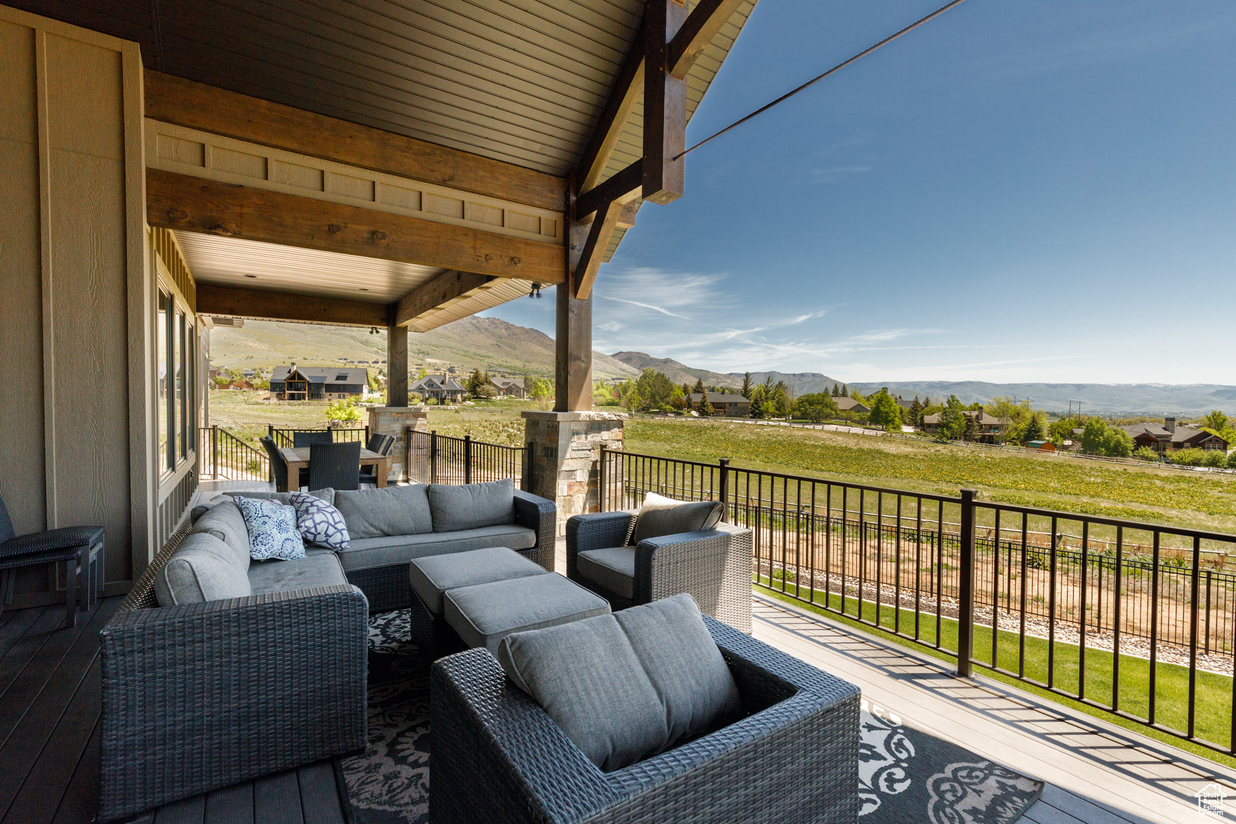 EAGLE RIDGE - Residential