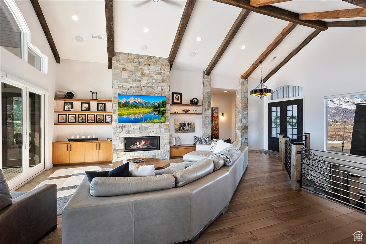 EAGLE RIDGE - Residential