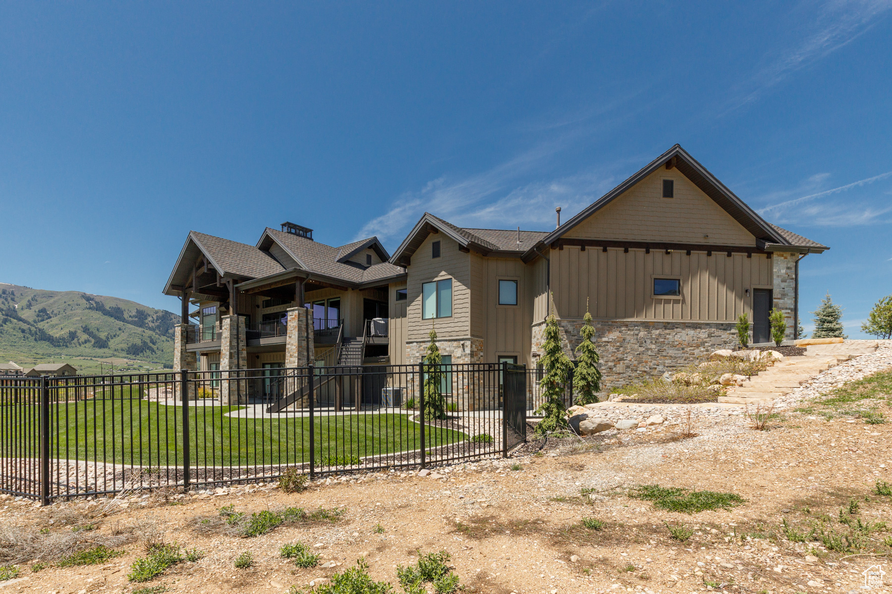 EAGLE RIDGE - Residential