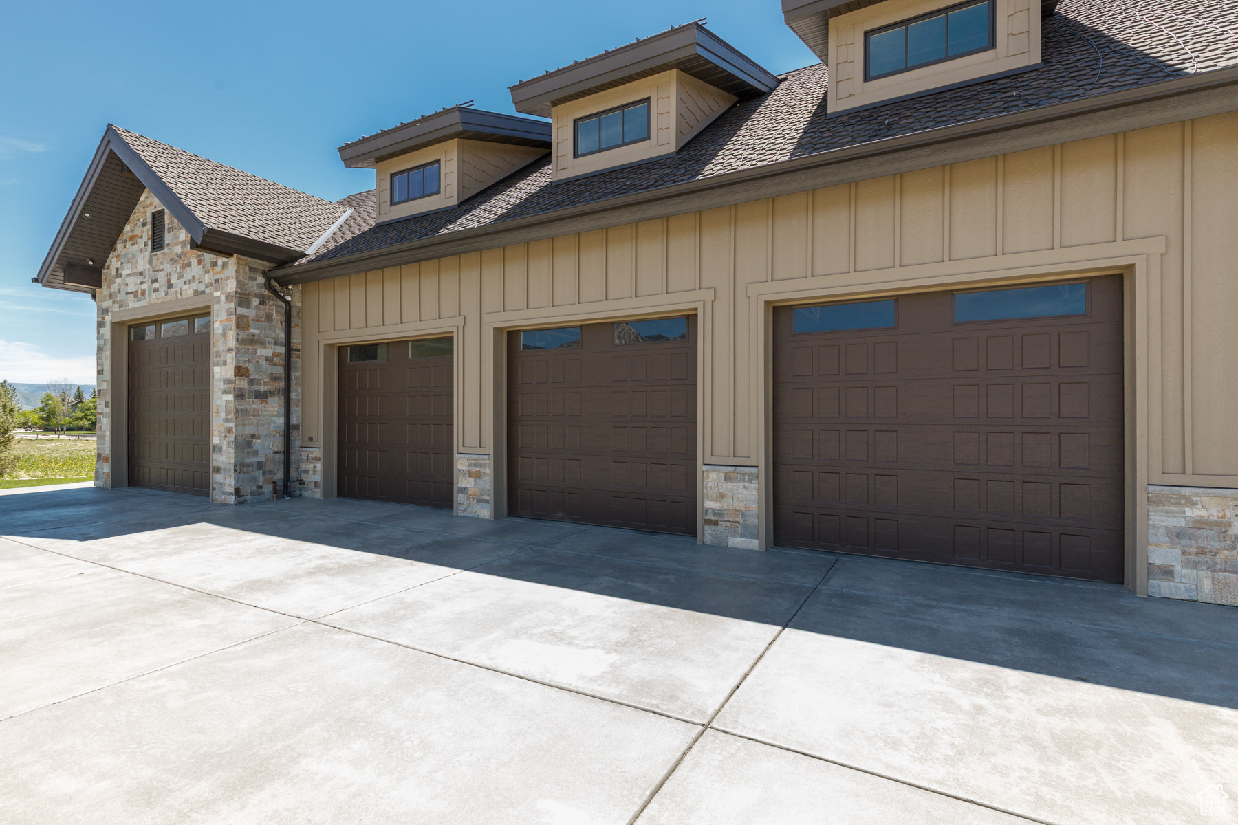 EAGLE RIDGE - Residential