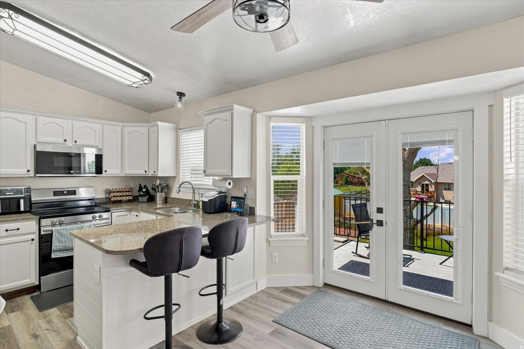 Photo of 409 N 100 W, Hyde Park, UT 84318 (MLS # 2178015)