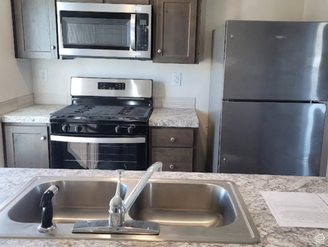 PRESTON MOBILE EST - Residential