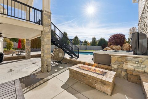 Tiny photo for 1944 KERRYBROOK DR, Kaysville, UT 84037 (MLS # 2120745)