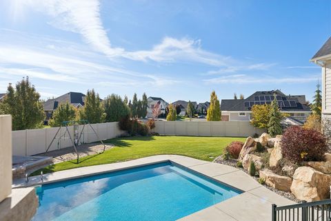 Tiny photo for 1944 KERRYBROOK DR, Kaysville, UT 84037 (MLS # 2120745)