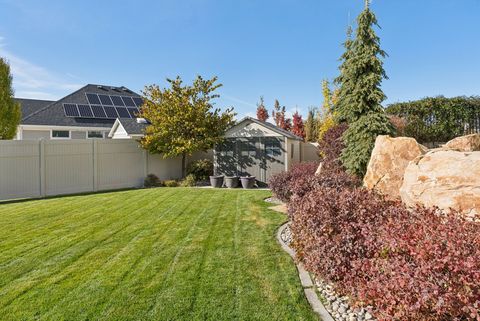 Tiny photo for 1944 KERRYBROOK DR, Kaysville, UT 84037 (MLS # 2120745)