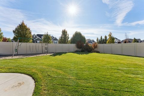 Tiny photo for 1944 KERRYBROOK DR, Kaysville, UT 84037 (MLS # 2120745)