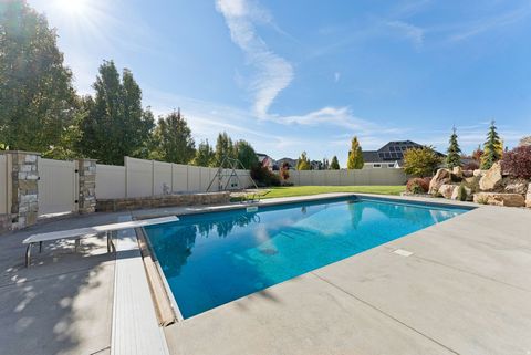 Tiny photo for 1944 KERRYBROOK DR, Kaysville, UT 84037 (MLS # 2120745)