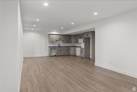 Tiny photo for 1085 S 500 E, Salem, UT 84653 (MLS # 2114735)