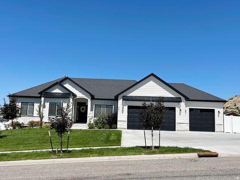Photo of 991 E 300 S, Smithfield, UT 84335 (MLS # 2134749)