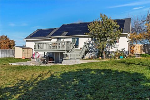 Tiny photo for 160 E 400 N, Smithfield, UT 84335 (MLS # 2140060)