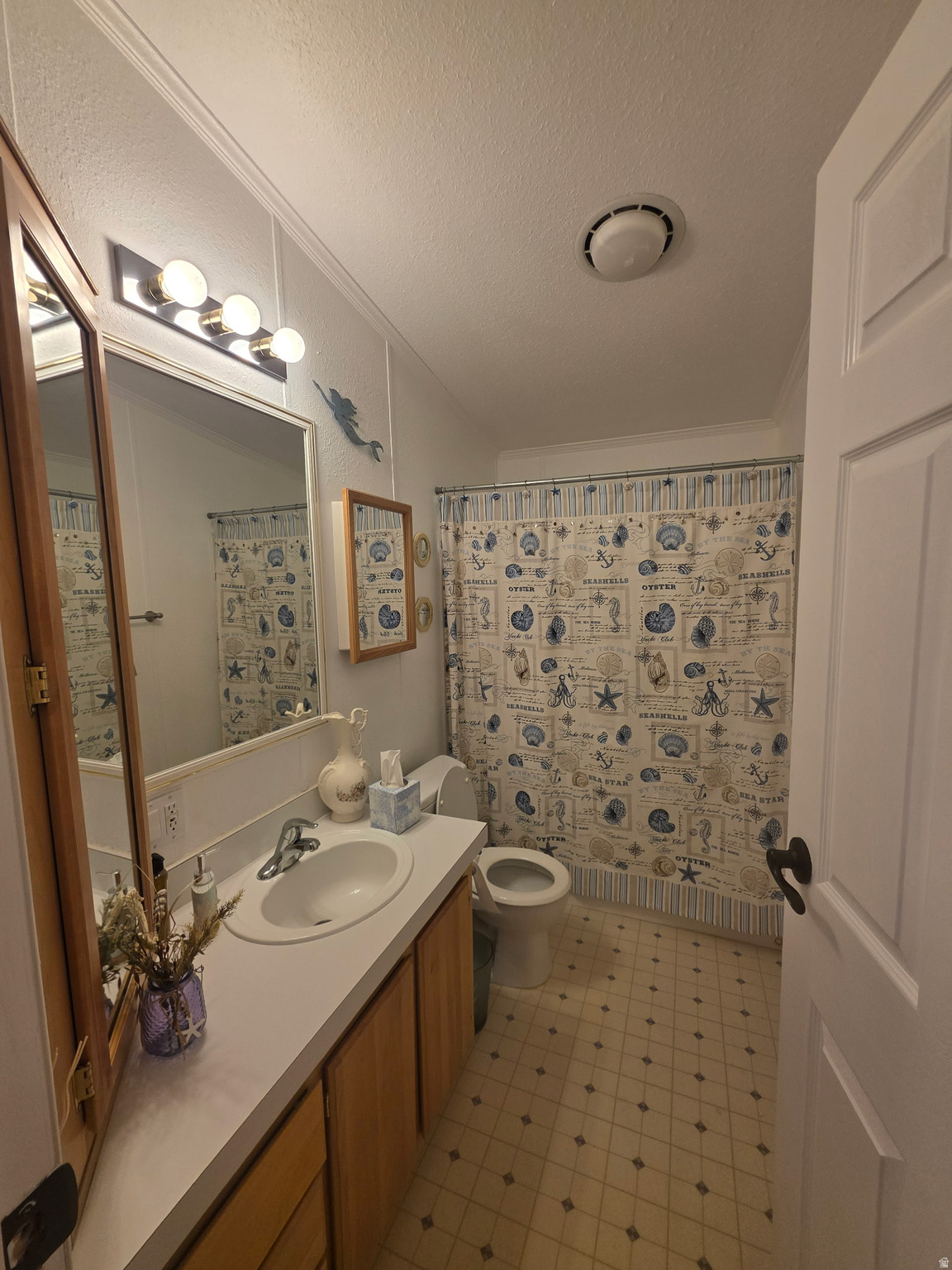 COUNTRY MEADOWS COMMUNITY - Residential