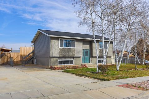 5956 W JARGON CIR Kearns UT 84118