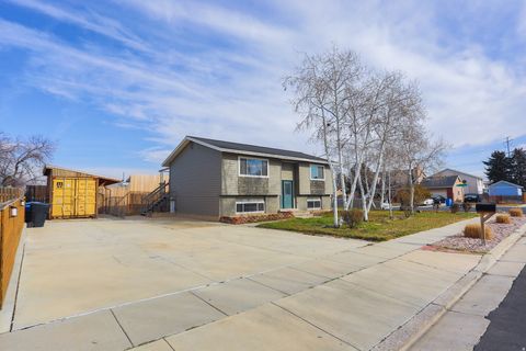 Tiny photo for 5956 W JARGON CIR, Kearns, UT 84118 (MLS # 2131109)