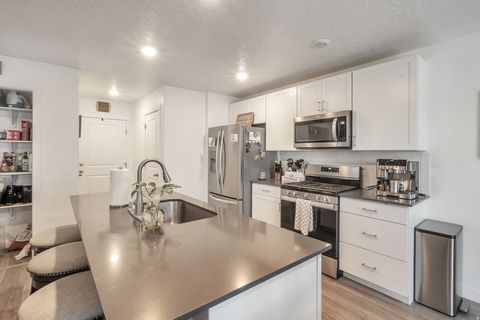 Tiny photo for 938 W FOX AVE, Santaquin, UT 84655 (MLS # 2170736)