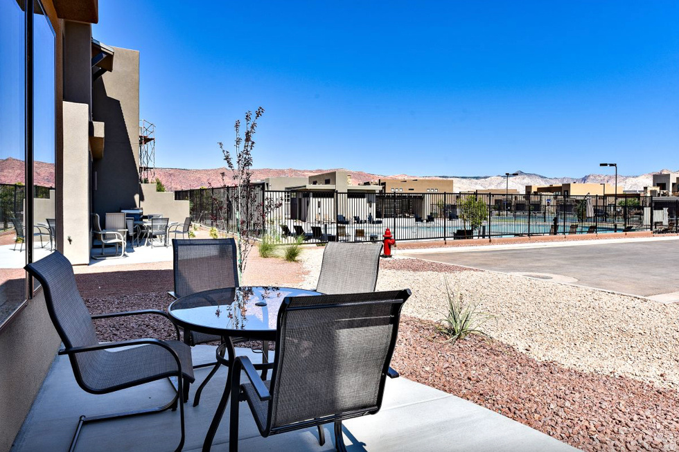 ESCAPES AT THE LEDGES 6 - Residential