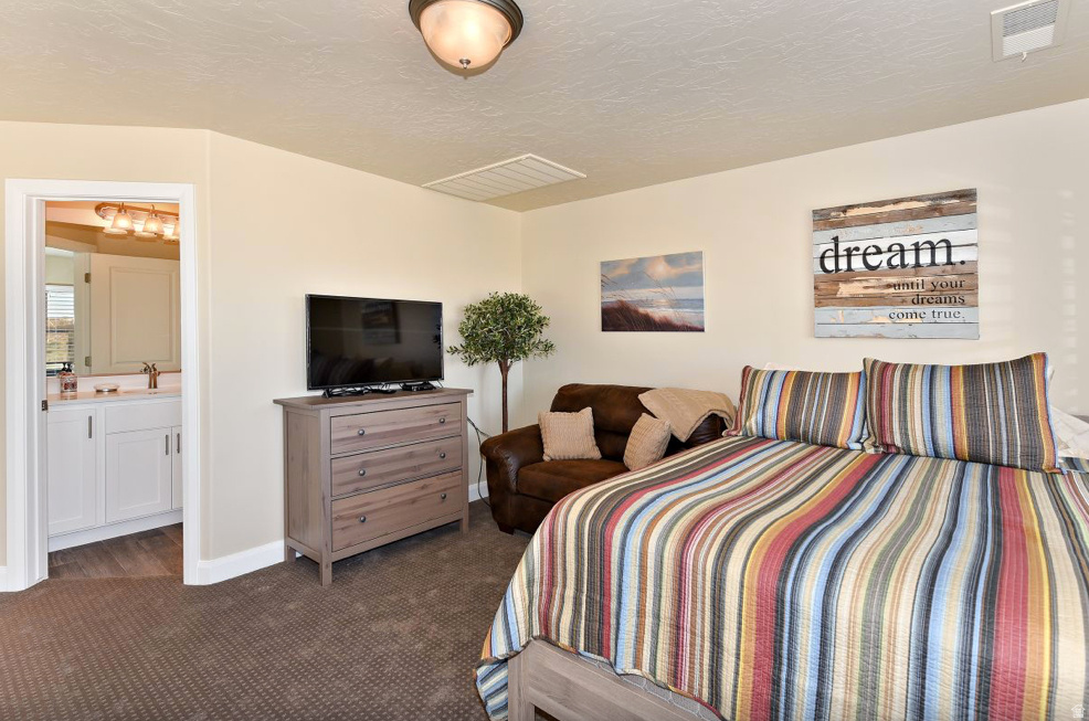 ESCAPES AT THE LEDGES 6 - Residential