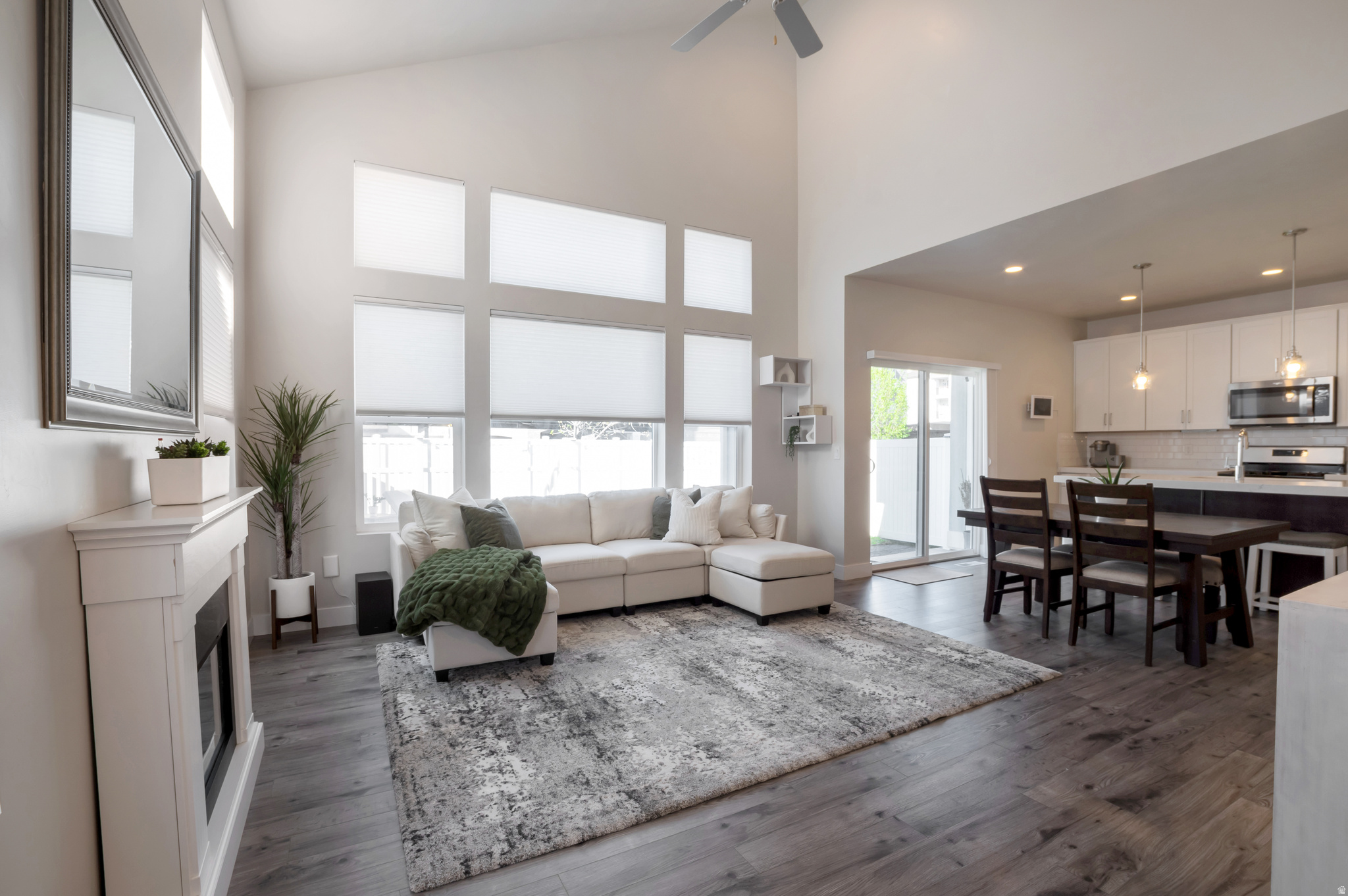 AUTUMN SKY - Residential