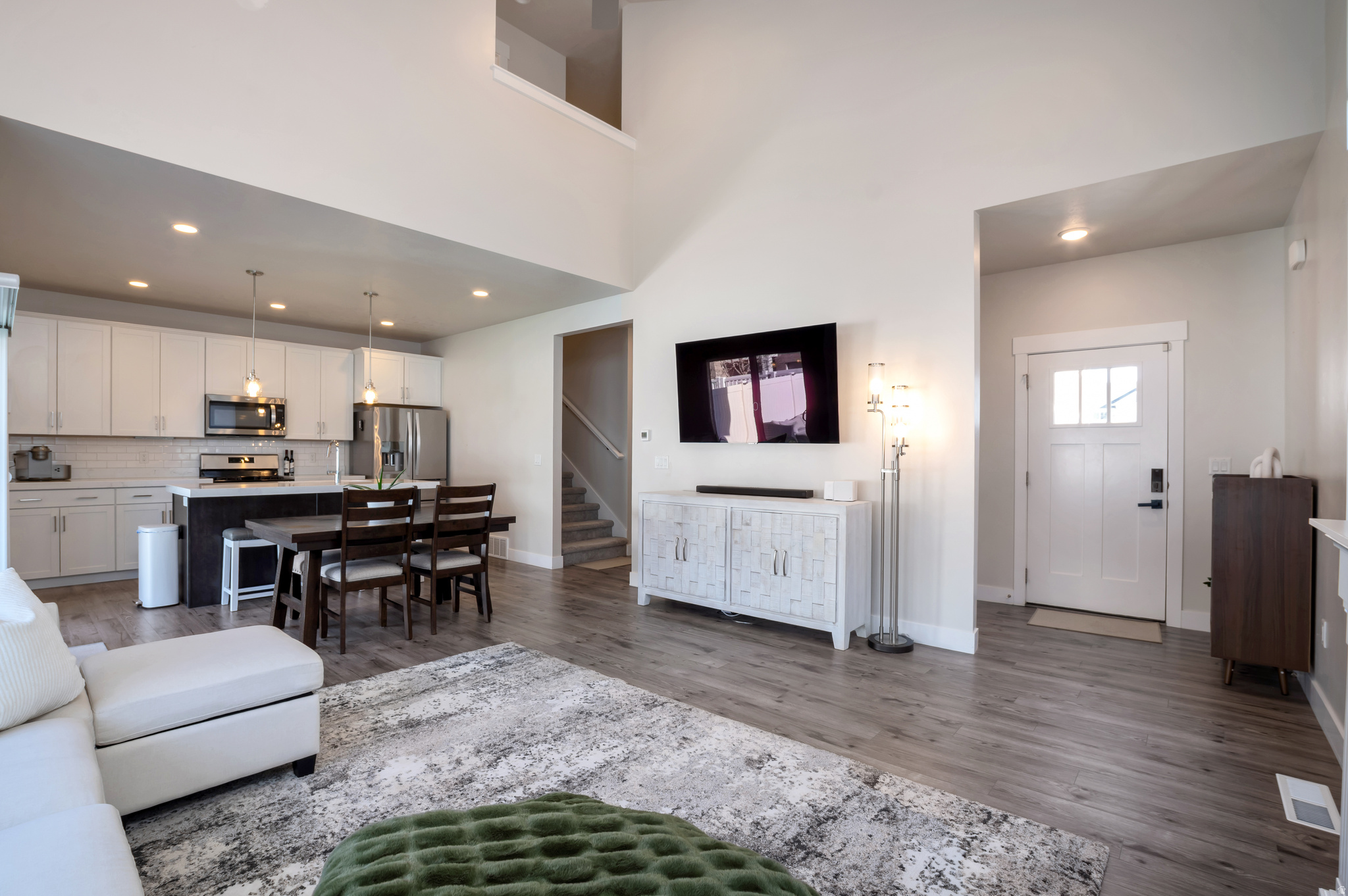 AUTUMN SKY - Residential