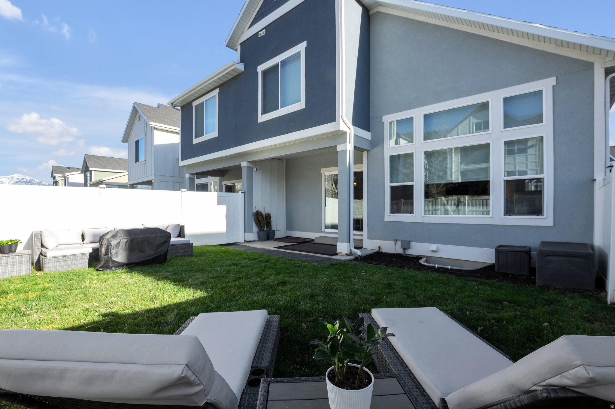 AUTUMN SKY - Residential